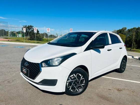 HYUNDAI HB20 1.0 COMFORT 12V FLEX 4P MANUAL HYUNDAI HB20 1.0 COMFORT 12V FLEX 4P MANUAL